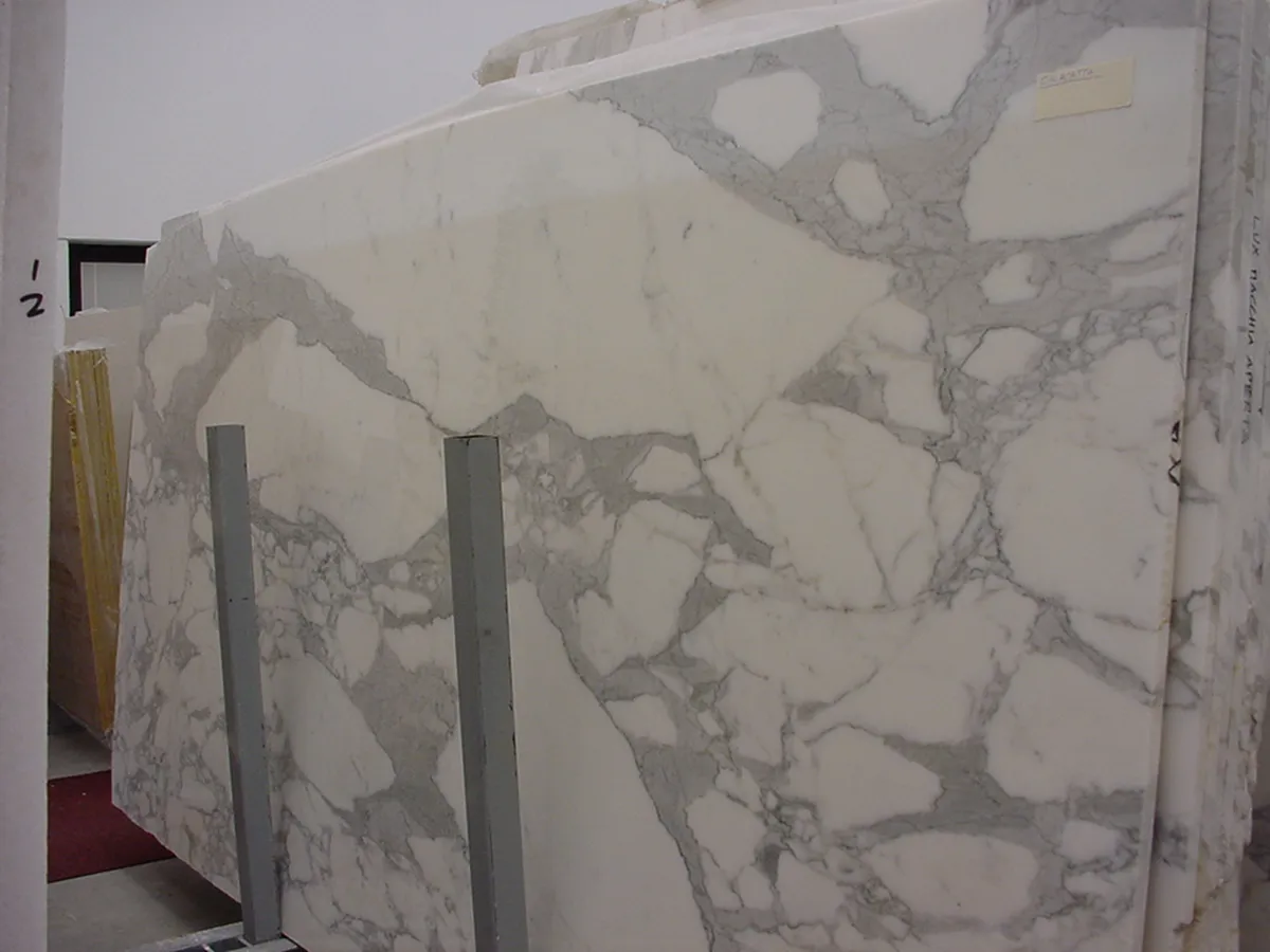 Calacatta marbre, vue de carrière – Marmi di Carrara – gris, vert (53)