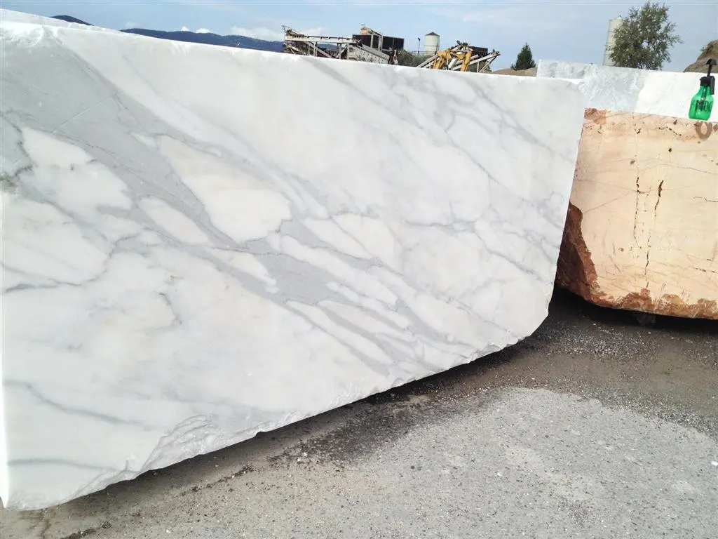 Calacatta marbre, surface de dalle – Marmi di Carrara – ivoire, gris clair (57)