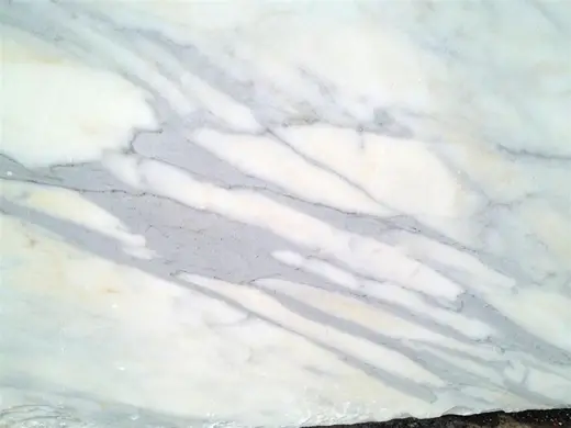 Calacatta marble slab surface – Marmi di Carrara – white, ivory (58)