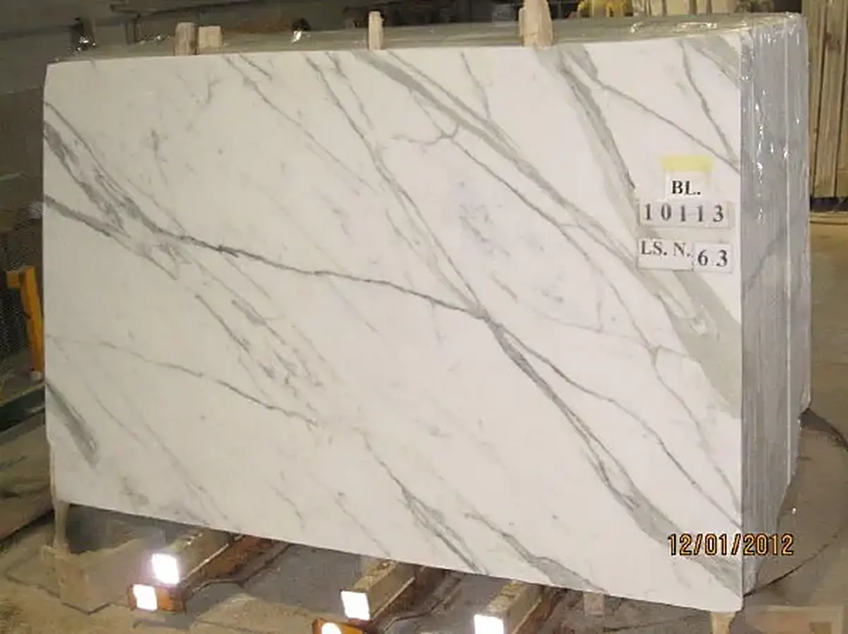 Calacatta Marmor, Plattenoberfläche – Marmi di Carrara – elfenbein, hellgrau (64)