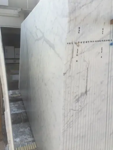 Calacatta marble slab surface – Marmi di Carrara – light grey, green (69)