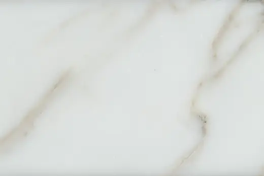 Calacatta Carrara marble slab surface – Marmi di Carrara – ivory, white (5)
