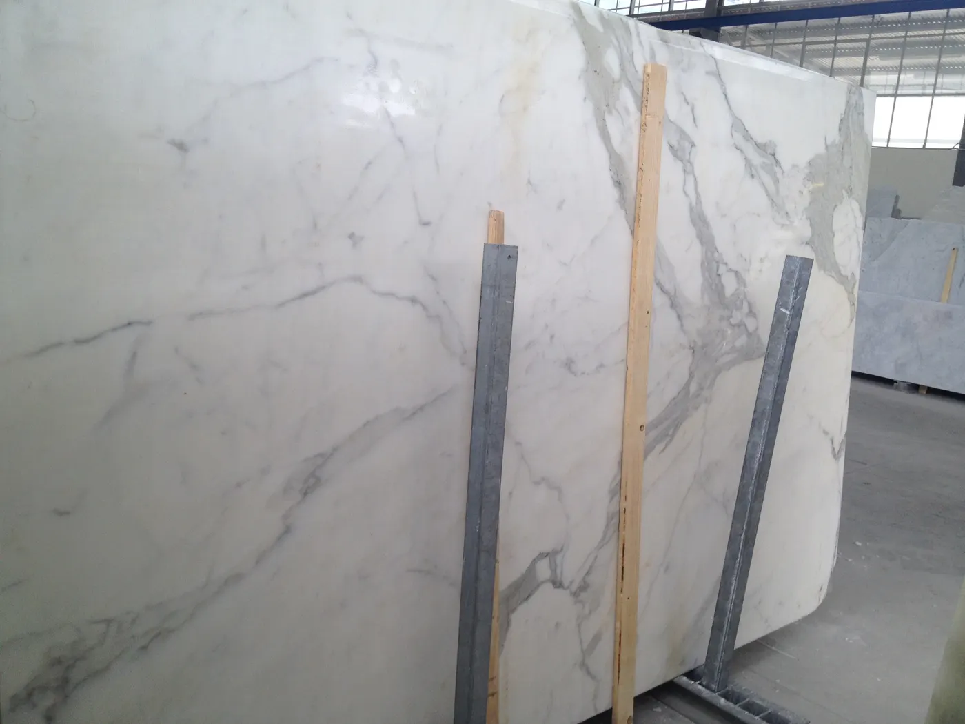 Calacatta Gold marbre, surface de dalle – Marmi di Carrara – gris, ivoire (11)