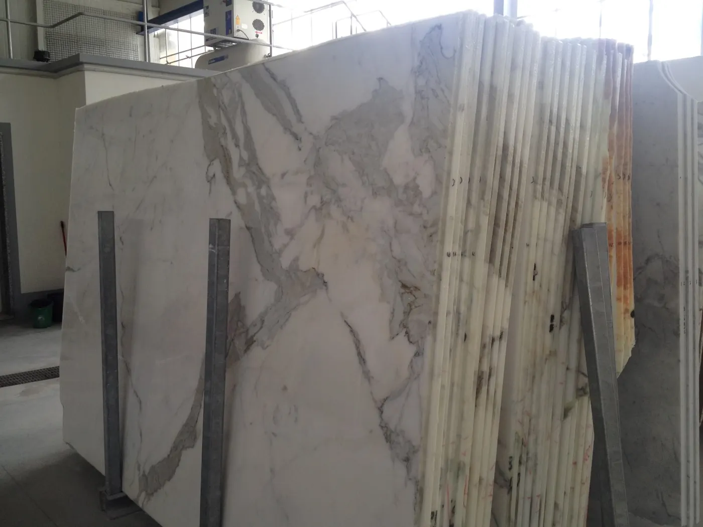 Calacatta Gold marmo, superficie di lastra – Marmi di Carrara – grigio, verde (28)