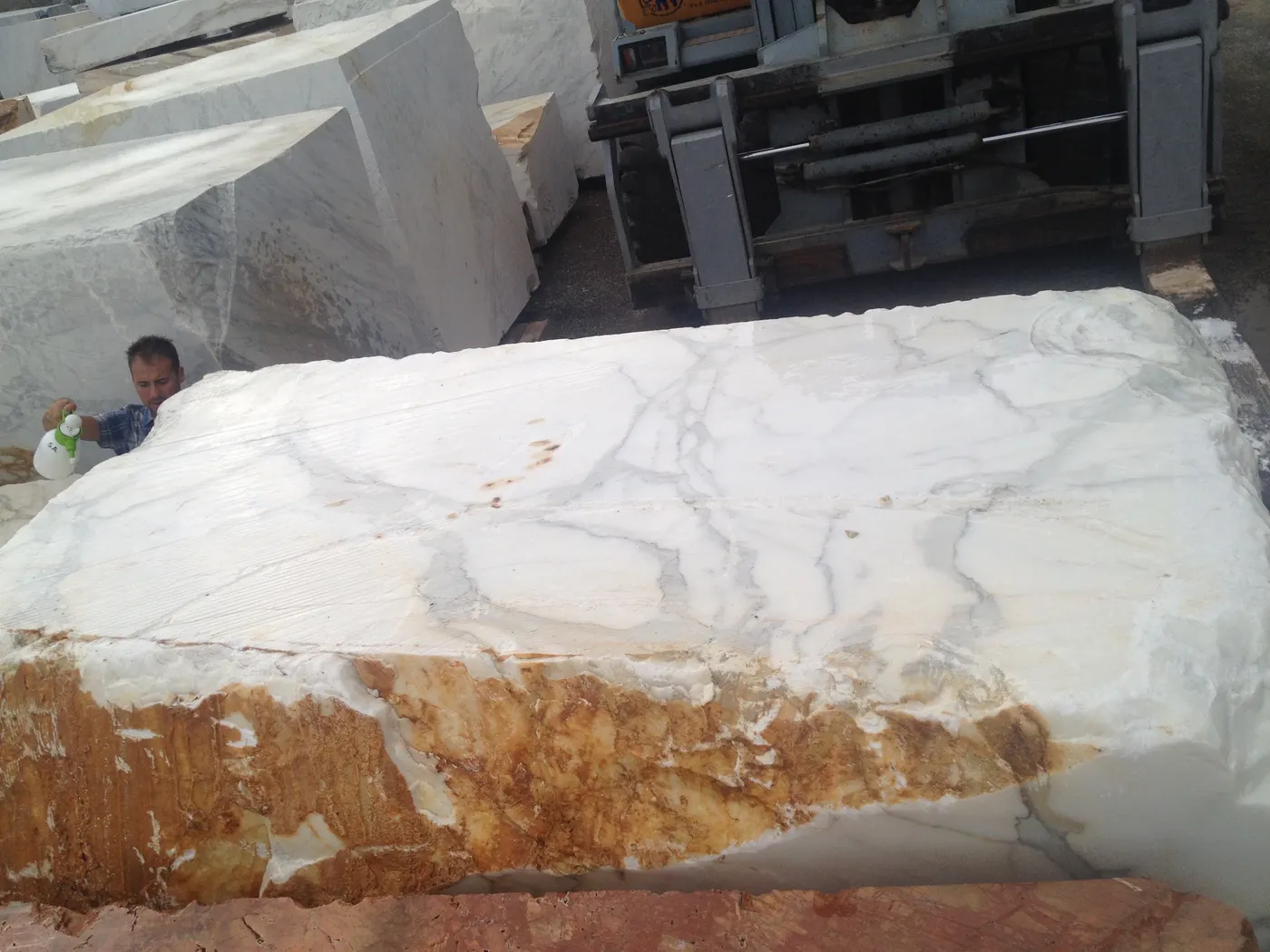 Calacatta Gold mármol, superficie de losa – Marmi di Carrara – verde, antracita (3)