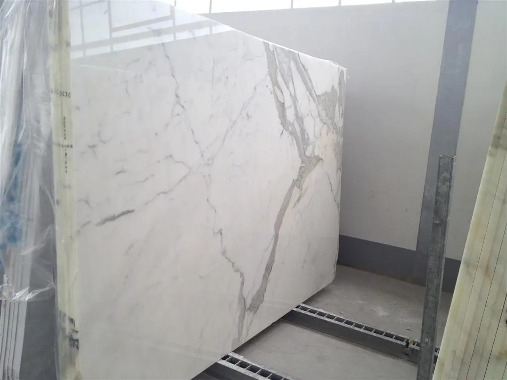 Calacatta Gold Marmor, Plattenoberfläche – Marmi di Carrara – hellgrau, grau (41)