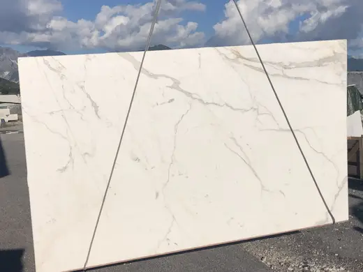 Calacatta Gold marble slab surface – Marmi di Carrara – white, violet (57)