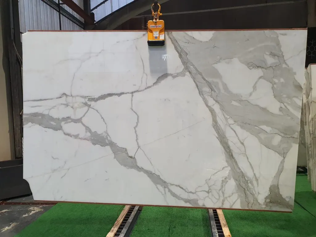 Calacatta Oro marmo, superficie di lastra – Marmi di Carrara – grigio chiaro, nero (13)