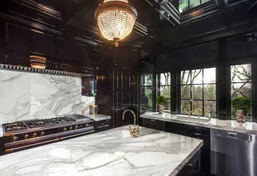 Calacatta Oro мрамор, поверхность плиты – Marmi di Carrara – чёрный, слоновая кость (27)