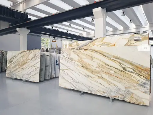 Calacatta Oro мрамор, поверхность плиты – Marmi di Carrara – светло-серый, антрацитовый (8)
