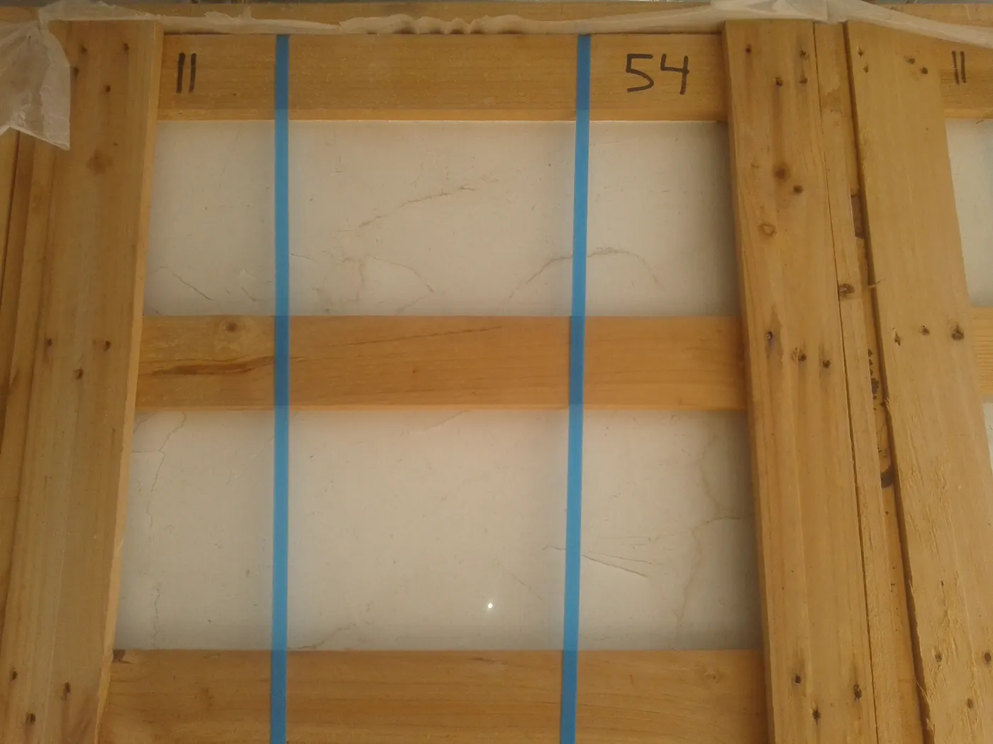Crema calcaire, surface de dalle – Marmi di Carrara – brun, doré (15)