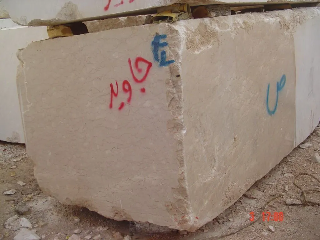 Crema calcare, superficie di lastra – Marmi di Carrara – grigio, marrone (30)