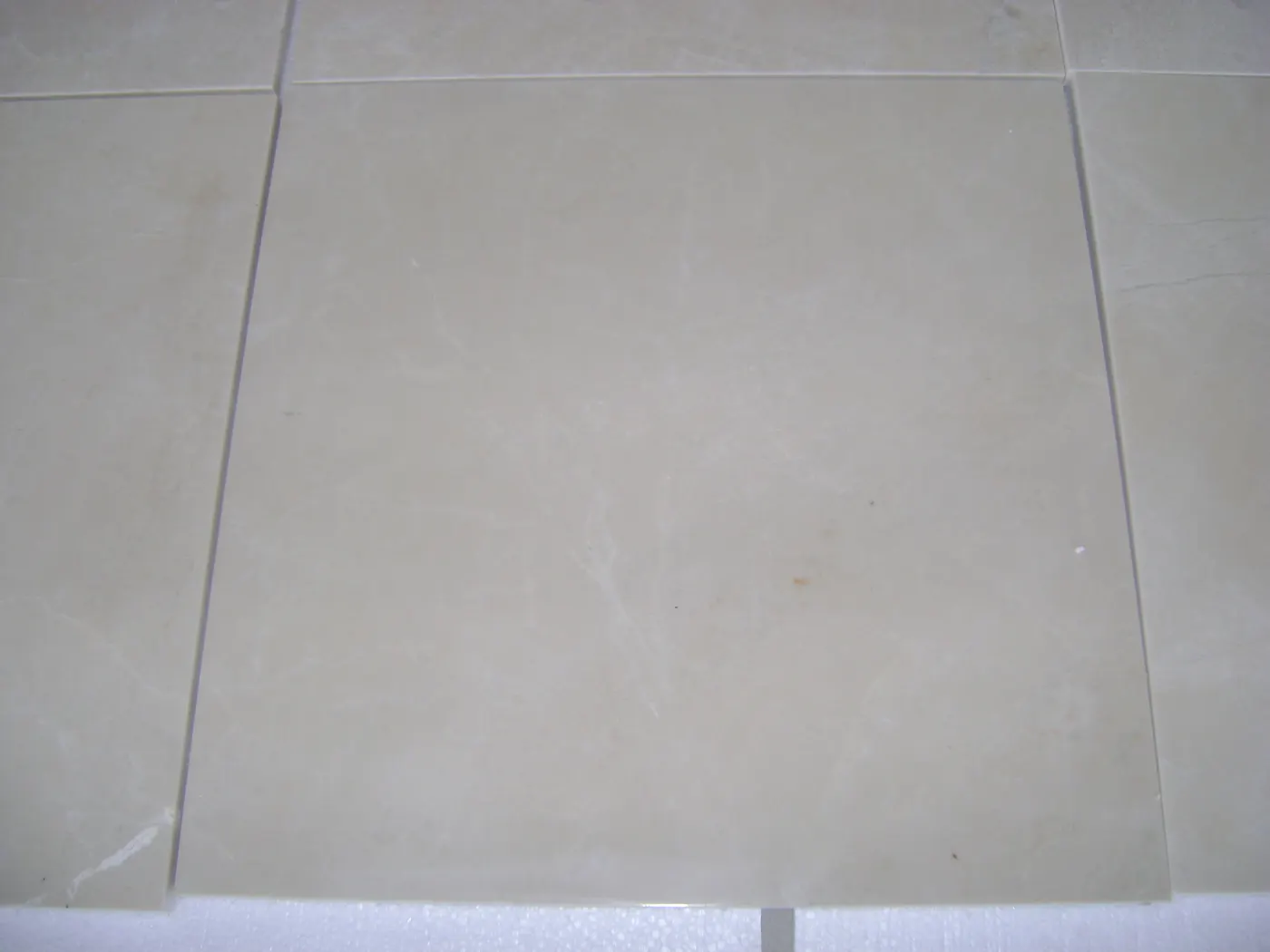 Crema Kalkstein, Plattenoberfläche – Marmi di Carrara – grau, hellgrau (7)