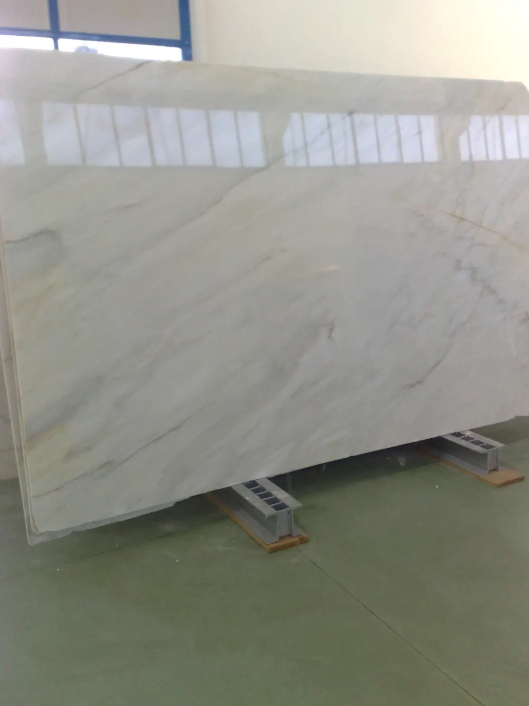 Cremo Delicato marbre, détail de surface – Marmi di Carrara – gris, vert (2)