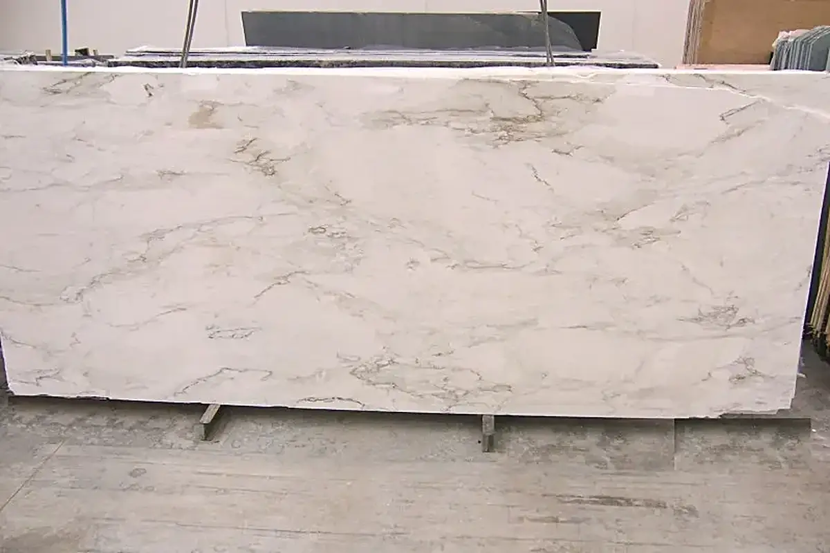 Cremo Delicato mármol, superficie de losa – Marmi di Carrara – gris claro, marfil (25)