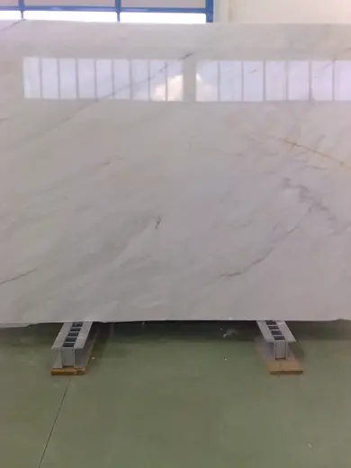 Cremo Delicato mármol, detalle de superficie – Marmi di Carrara – beige, verde (3)