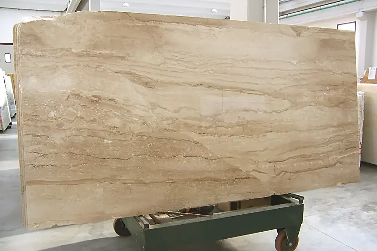Daino Reale Marmor, Plattenoberfläche – Marmi di Carrara – beige, hellgrau (14)