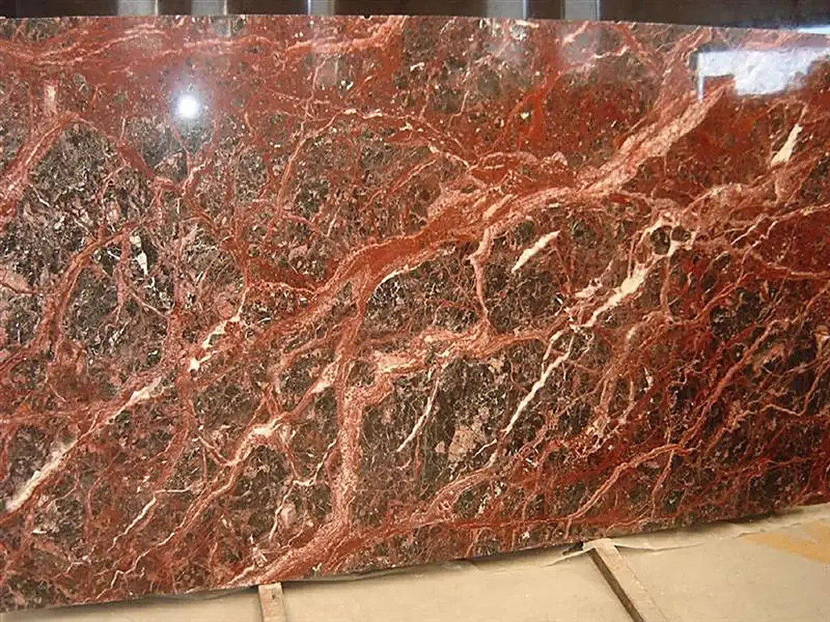 Erika Red marble slab surface – Marmi di Carrara – rust red, brown (1)