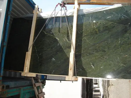 Fantastico marble slab surface – Marmi di Carrara – charcoal, green (2)