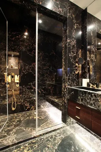 Bagno in pietra naturale – Marmi di Carrara