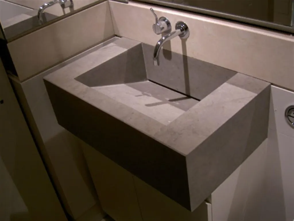 Baño en piedra natural – Marmi di Carrara