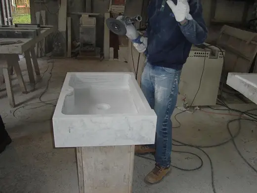 Bagno in pietra naturale – Marmi di Carrara