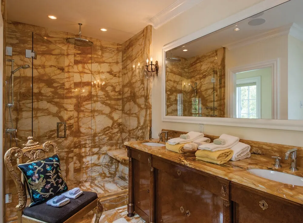 Baño en piedra natural – Marmi di Carrara