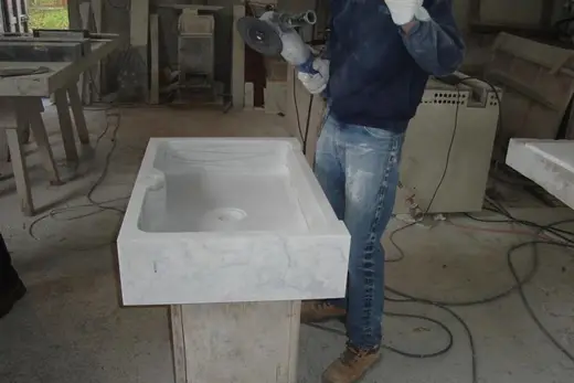 Bagno in pietra naturale – Marmi di Carrara
