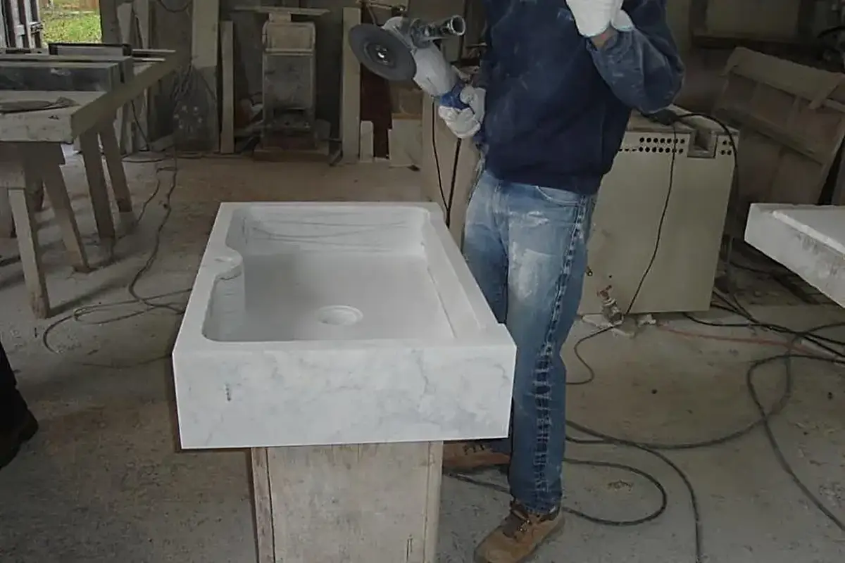 Baño en piedra natural – Marmi di Carrara