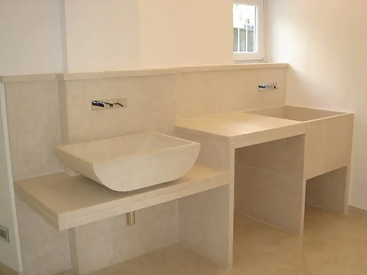 Salle de bains en pierre naturelle – Marmi di Carrara