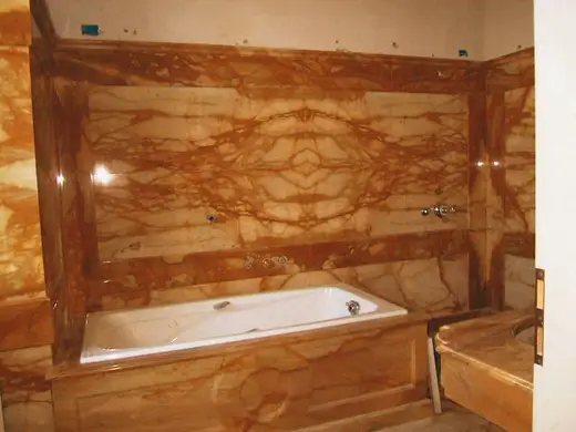 Bagno in pietra naturale – Marmi di Carrara