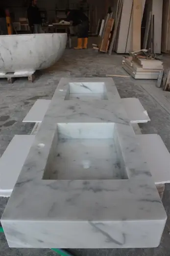 Bagno in pietra naturale – Marmi di Carrara