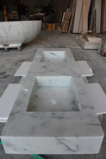 Bagno in pietra naturale – Marmi di Carrara