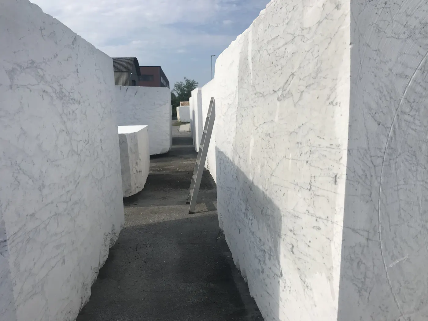 Steinbruchblock in Naturstein – Marmi di Carrara