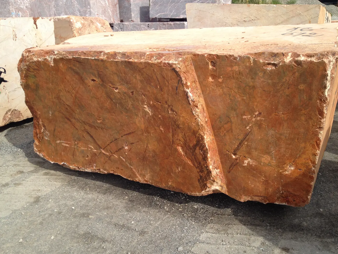 Quarry block in natural stone – Marmi di Carrara