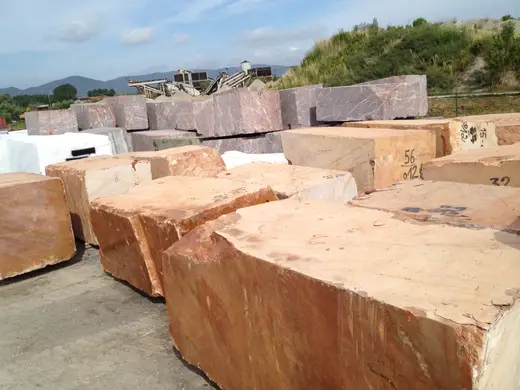 Blocco di cava in pietra naturale – Marmi di Carrara