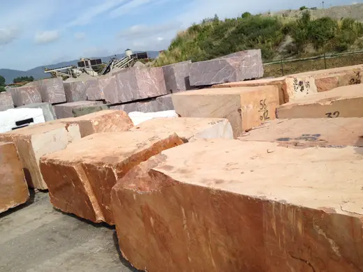 Blocco di cava in pietra naturale – Marmi di Carrara