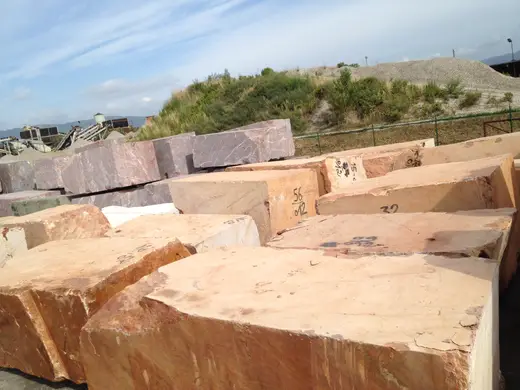 Blocco di cava in pietra naturale – Marmi di Carrara