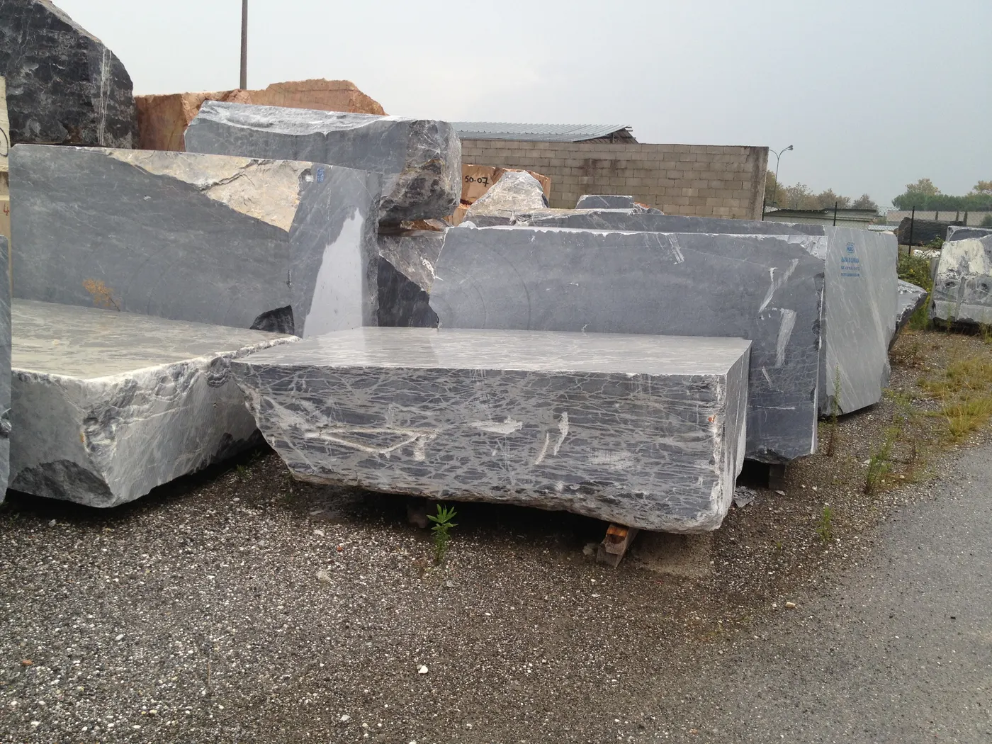 Quarry block in natural stone – Marmi di Carrara