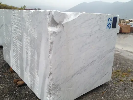 Blocco di cava in pietra naturale – Marmi di Carrara