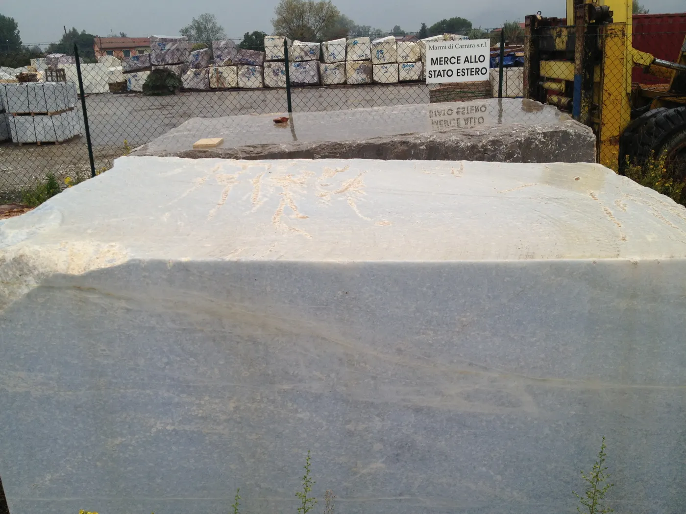 Quarry block in natural stone – Marmi di Carrara