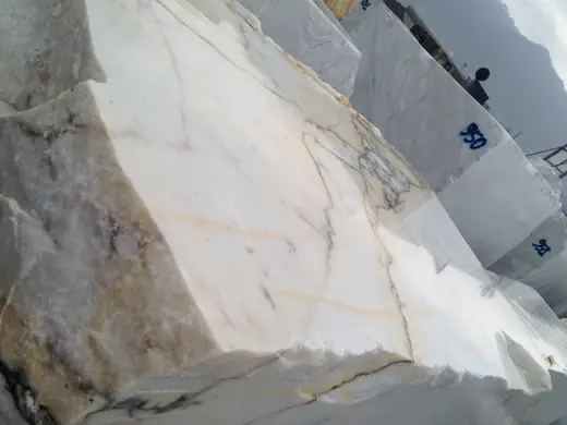 Blocco di cava in pietra naturale – Marmi di Carrara