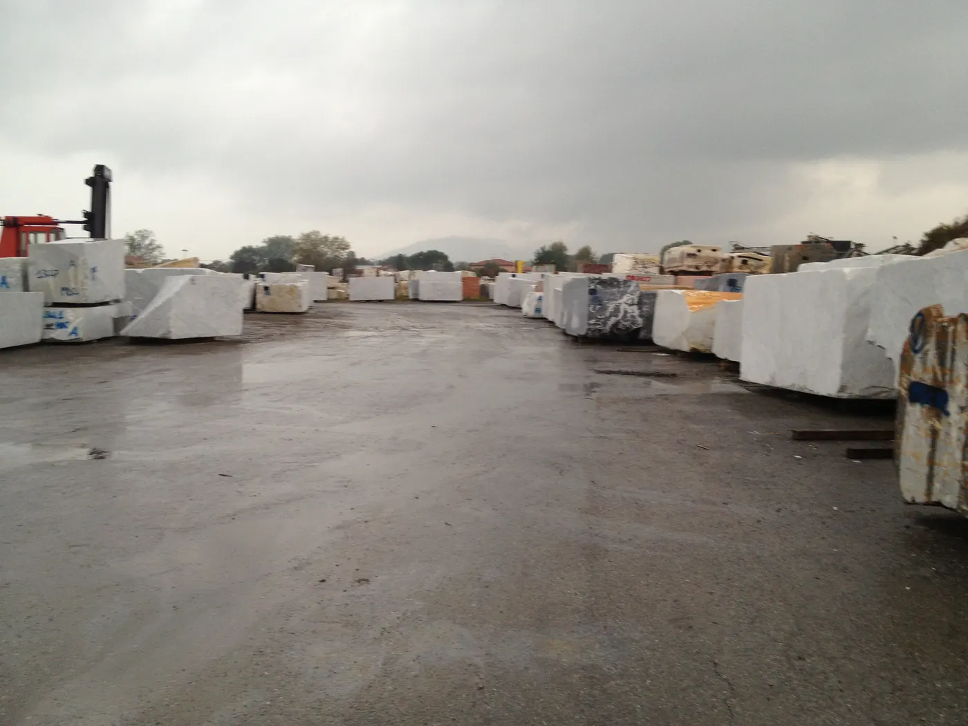 Quarry block in natural stone – Marmi di Carrara