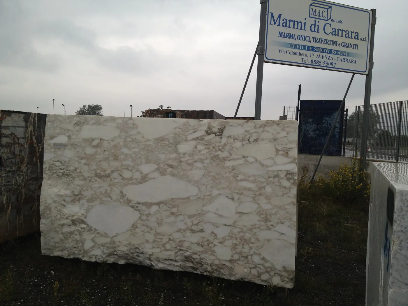 Quarry block in natural stone – Marmi di Carrara