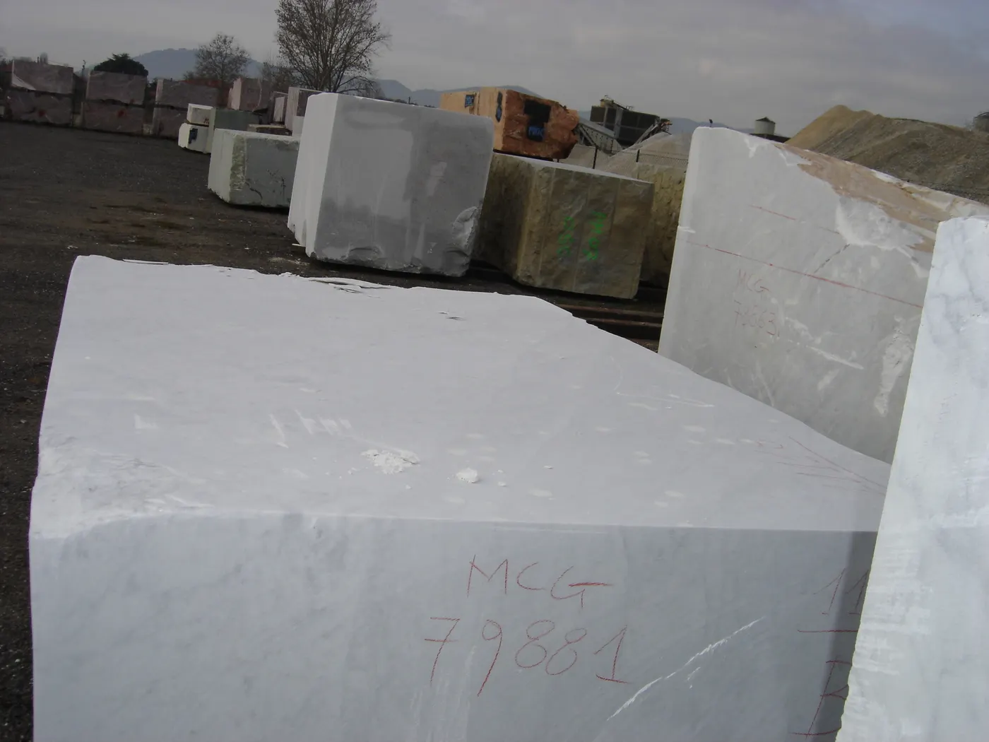 Quarry block in natural stone – Marmi di Carrara