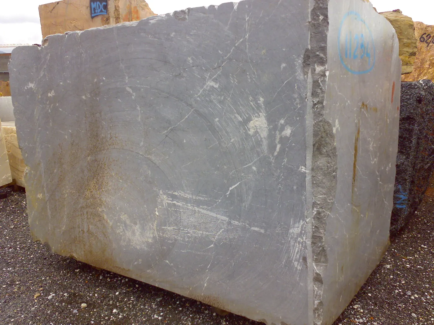 Quarry block in natural stone – Marmi di Carrara