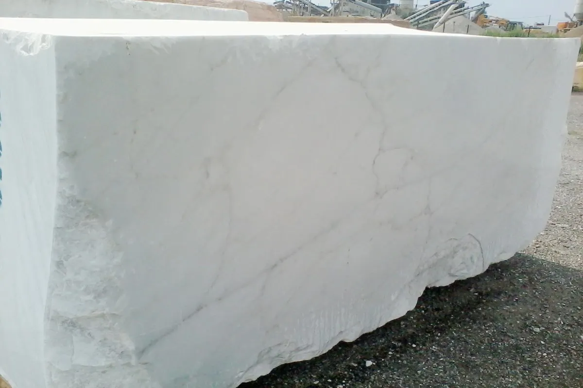 Quarry block in natural stone – Marmi di Carrara