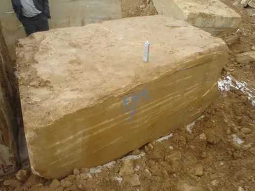 Blocco di cava in pietra naturale – Marmi di Carrara