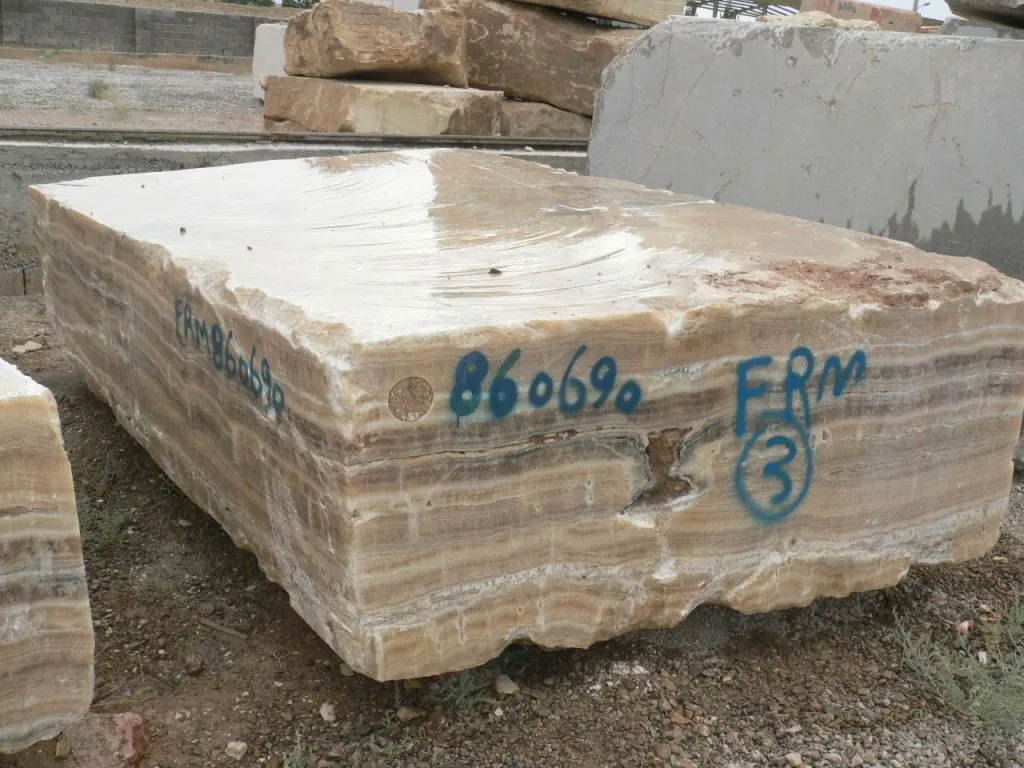 Quarry block in natural stone – Marmi di Carrara