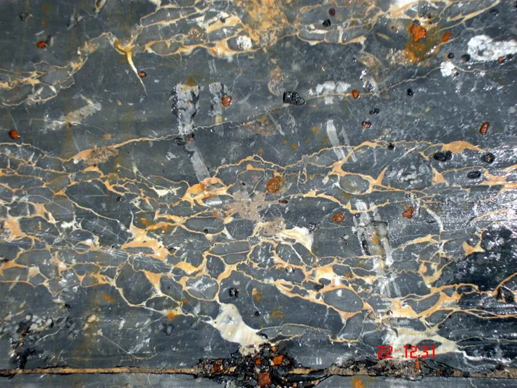 Quarry block in natural stone – Marmi di Carrara